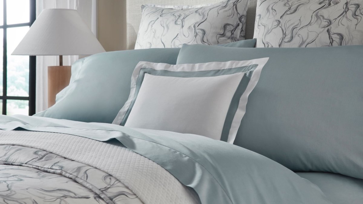 Muro Poolside Bedding by Sferra