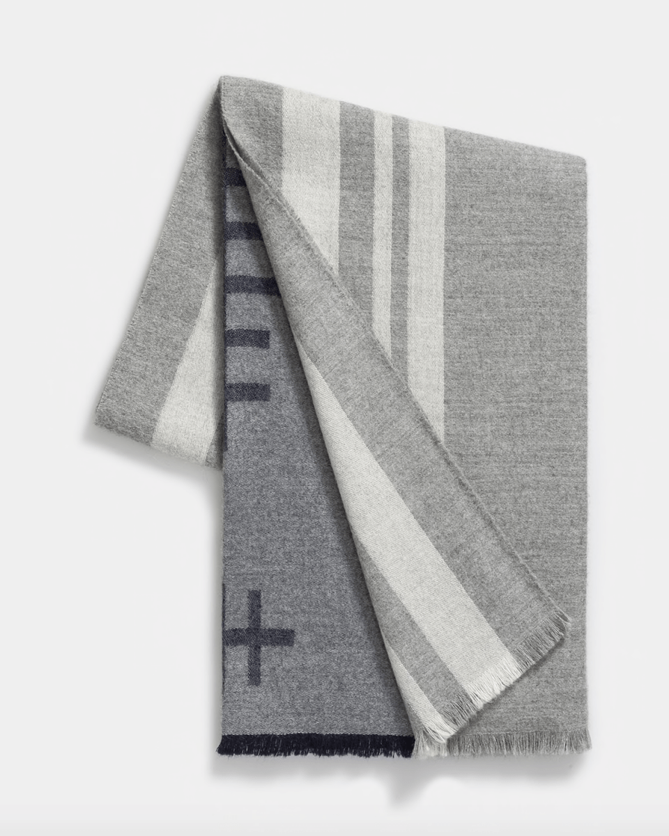 Mazing Throw in Light Grey | Alicia Adams Alpaca