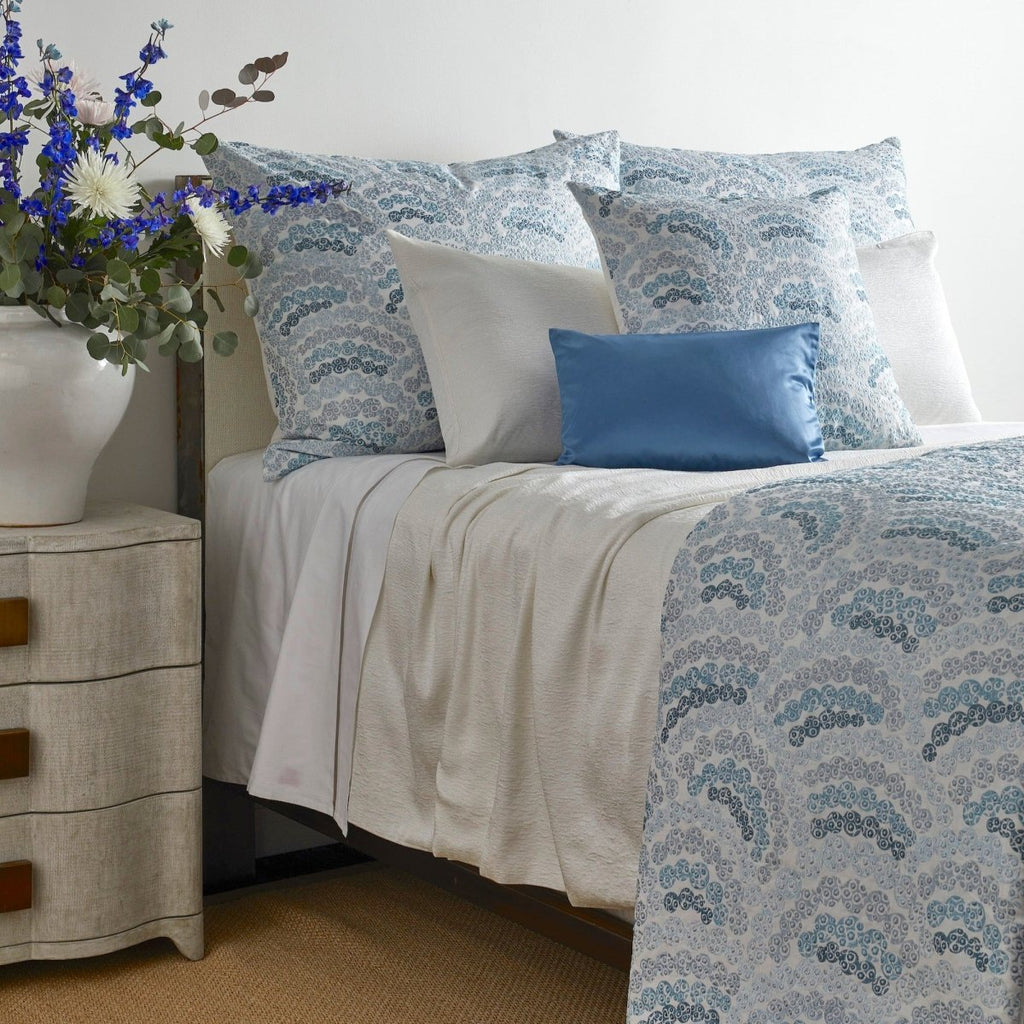 Nazar Padded Throw Blanket | The Met x Ann Gish