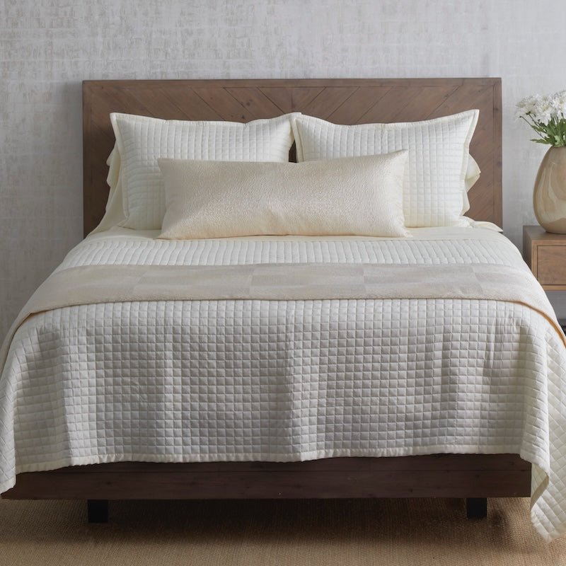 Array Bed Finisher Set in Cream by Ann Gish
