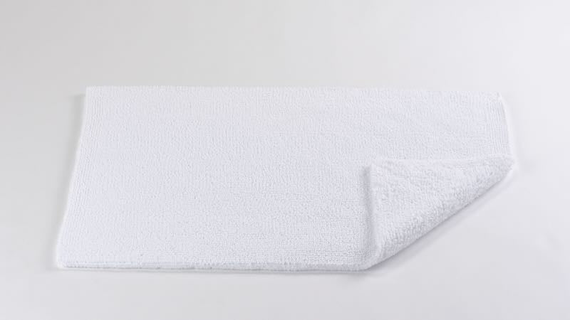 Bay 20x31 White 100 Bath Rug by Abyss