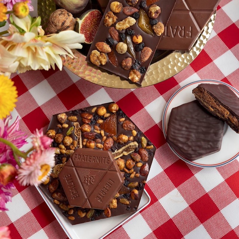 Bistrot français red tablecloth by le jacquard français