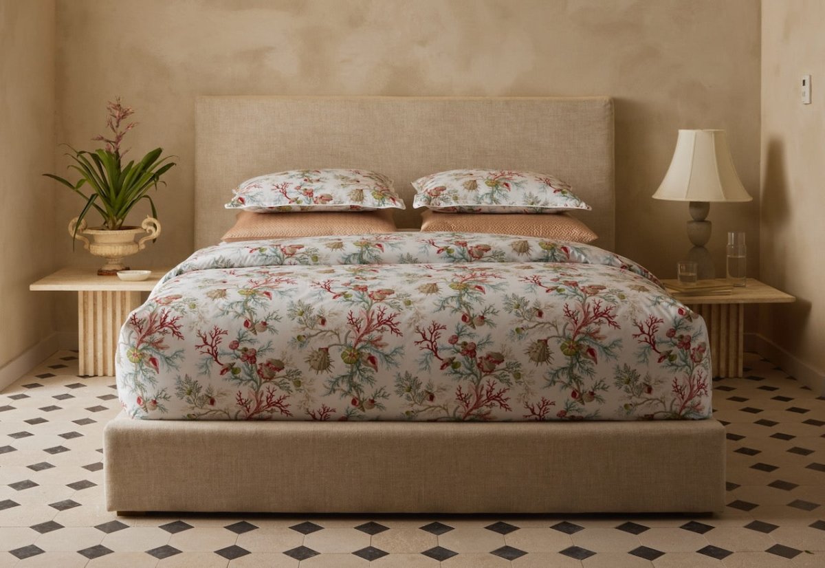 Del Tesoro Coral Bedding by Matouk Schumacher