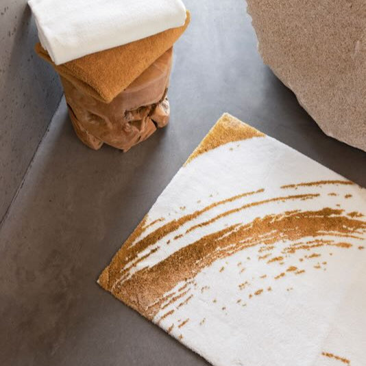 Fortuny Gold 800 Bath Rugs by Abyss