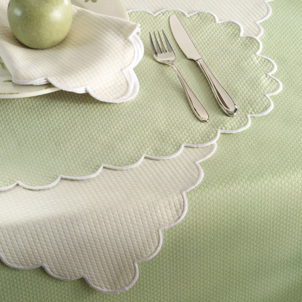 Savannah Gardens Round Tablecloths by Matouk
