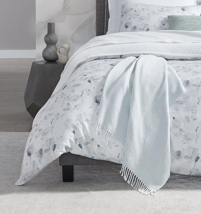 Terzo Poolside Throw