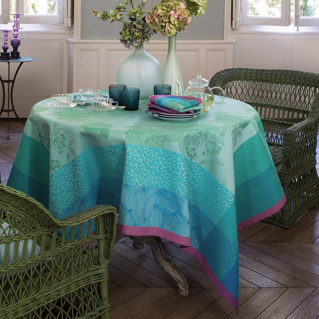 Parfums de Bagatelle Hydrangea Table Linens