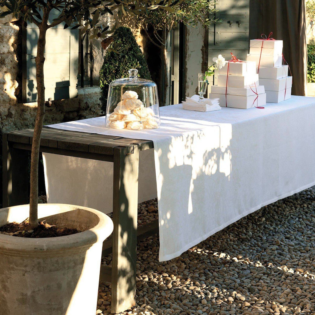 Tivoli Table Linens in White by Le Jaquard Francais