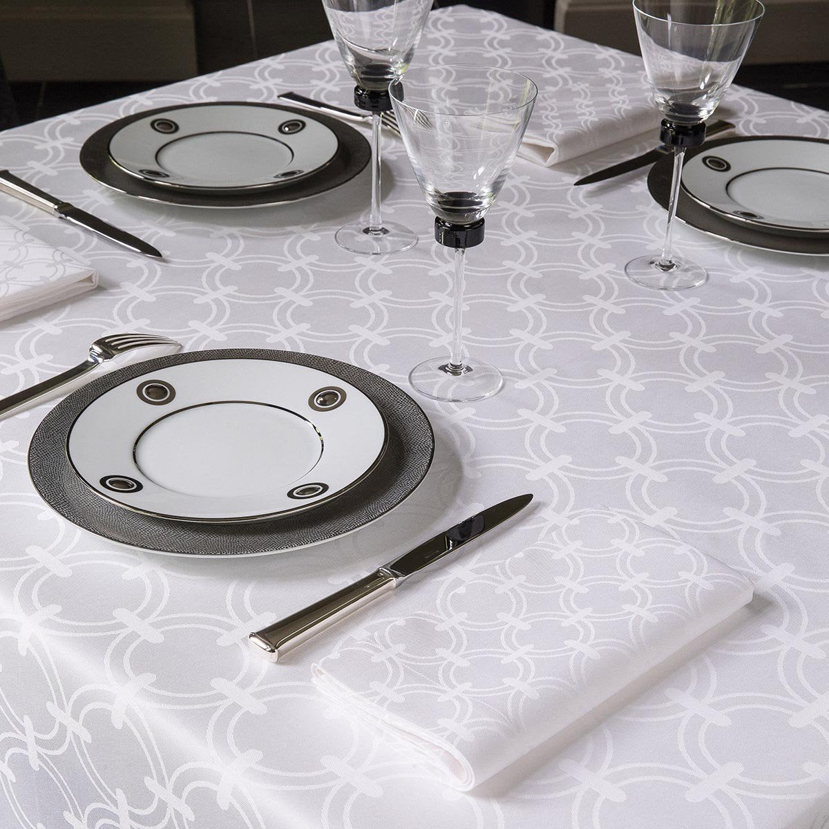 Anneaux White Table Linen by Le Jacquard Français