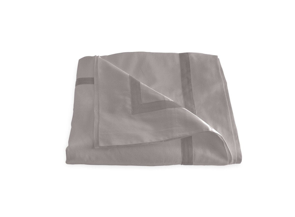 Matouk Nocturne Sateen Bedding in Platinum