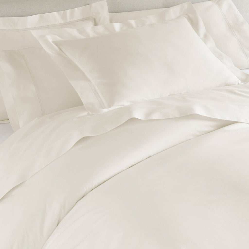 Lyric Percale Bedding in Ivory by Peacock Alley