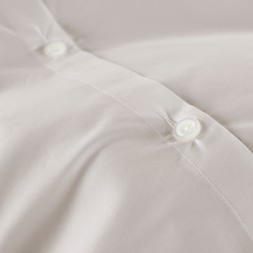 Lyric Percale Bedding in Platinum by Peacock Alley