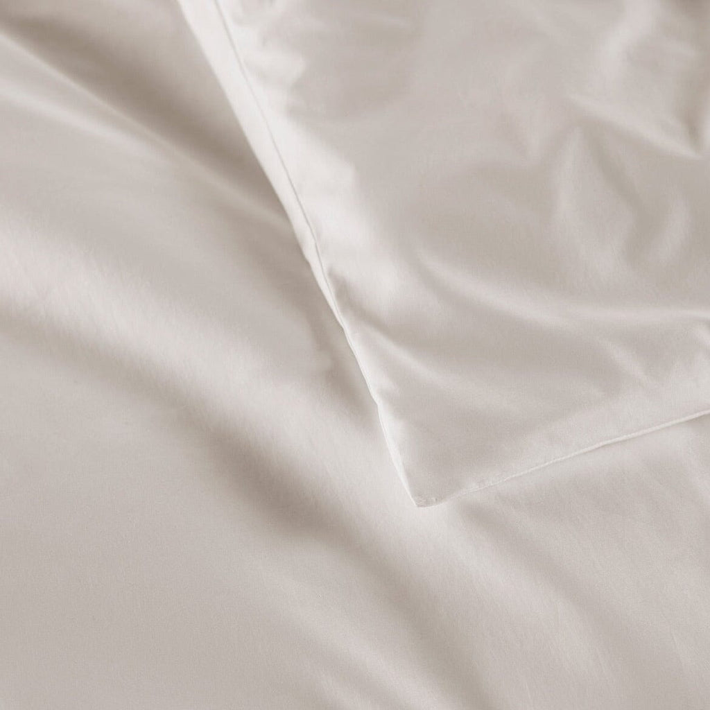 Lyric Percale Bedding in Platinum by Peacock Alley