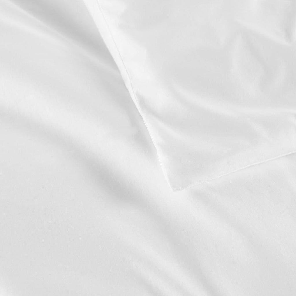 Lyric Percale Bedding in White by Peacock Alley