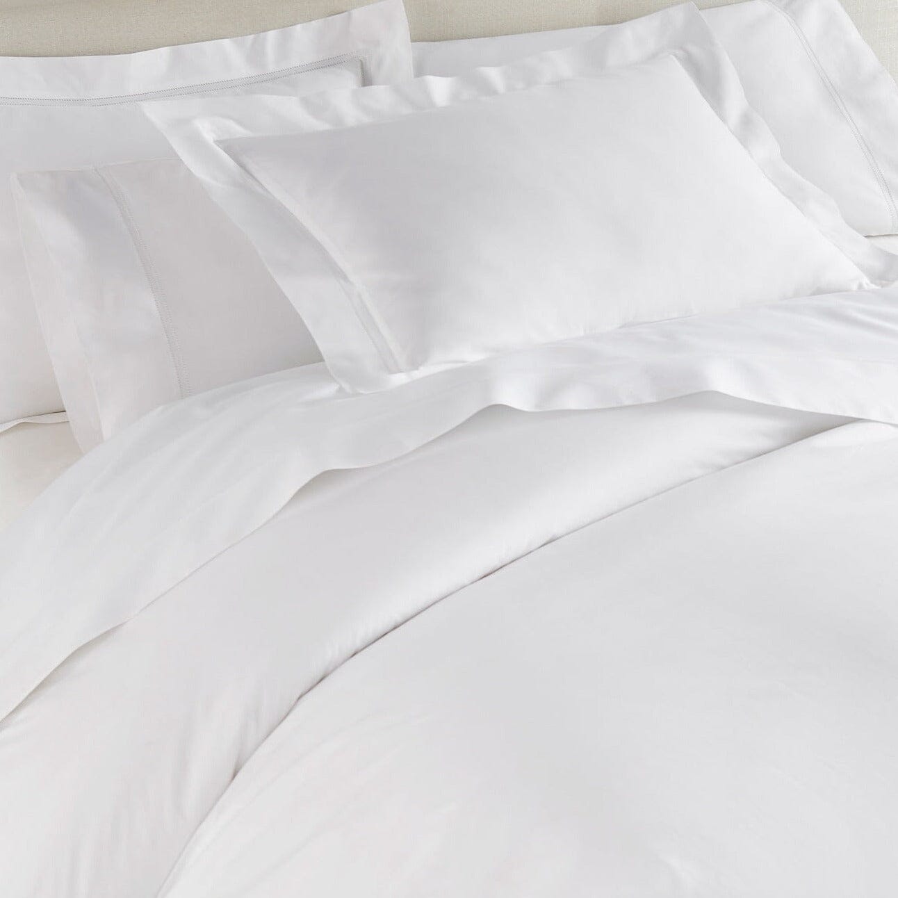 Lyric Percale Bedding in White by Peacock Alley