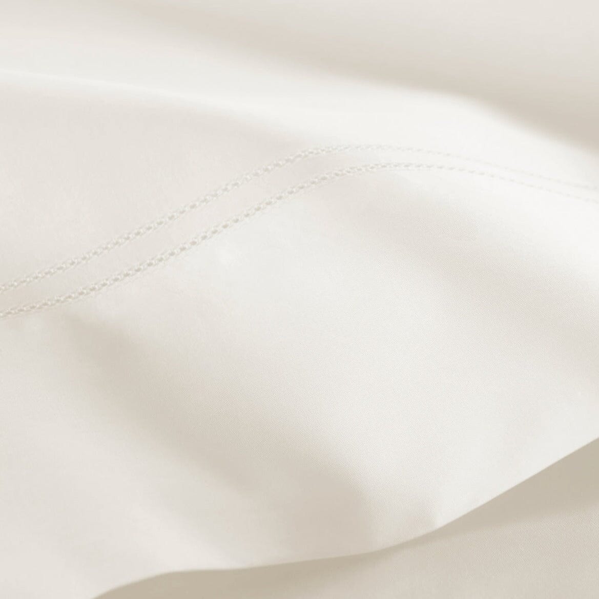 Lyric Percale Bedding in Ivory by Peacock Alley
