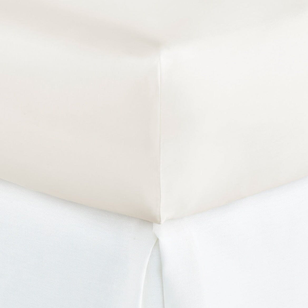 Lyric Percale Bedding in Ivory by Peacock Alley