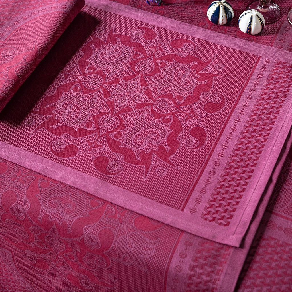 Palais Venitien Pink 20" x 14" Placemat by Le Jacquard Français