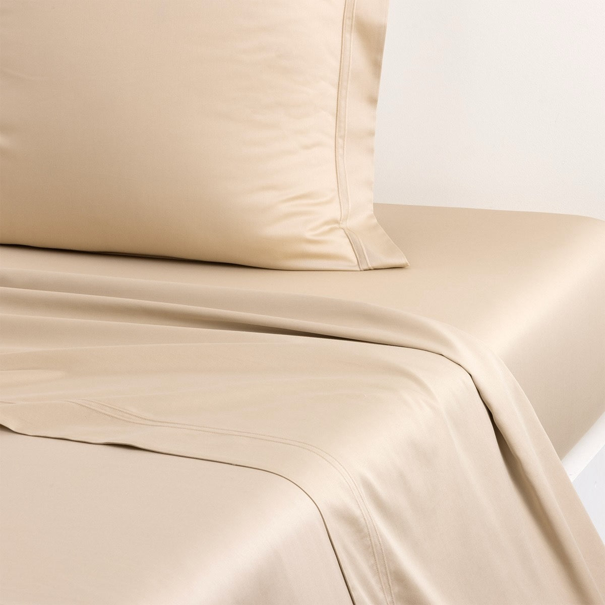 Triomphe Dune Bedding by Yves Delorme