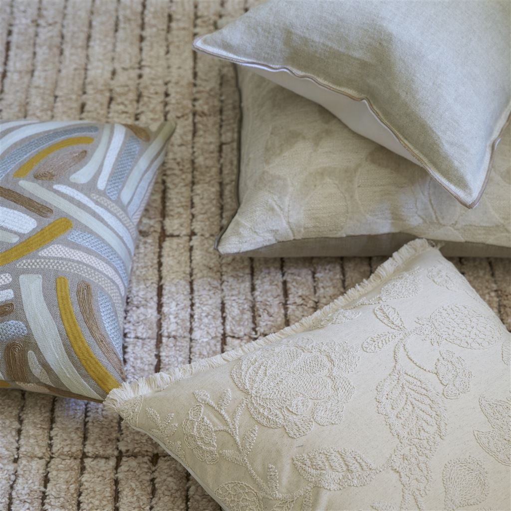 Designers Guild Daphne Chalk Decorative Pillow