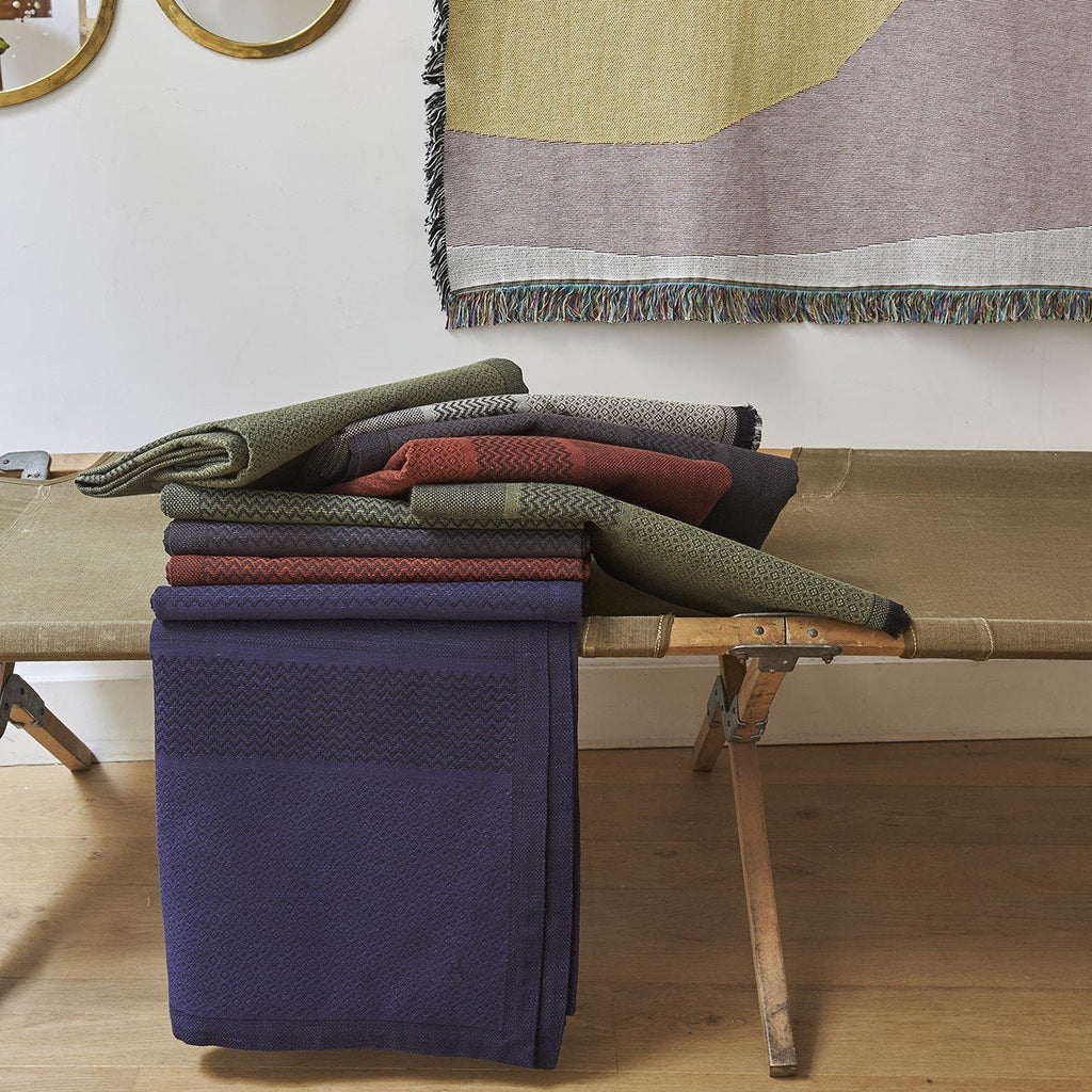 Slow Life Carbon Throw by Le Jacquard Français