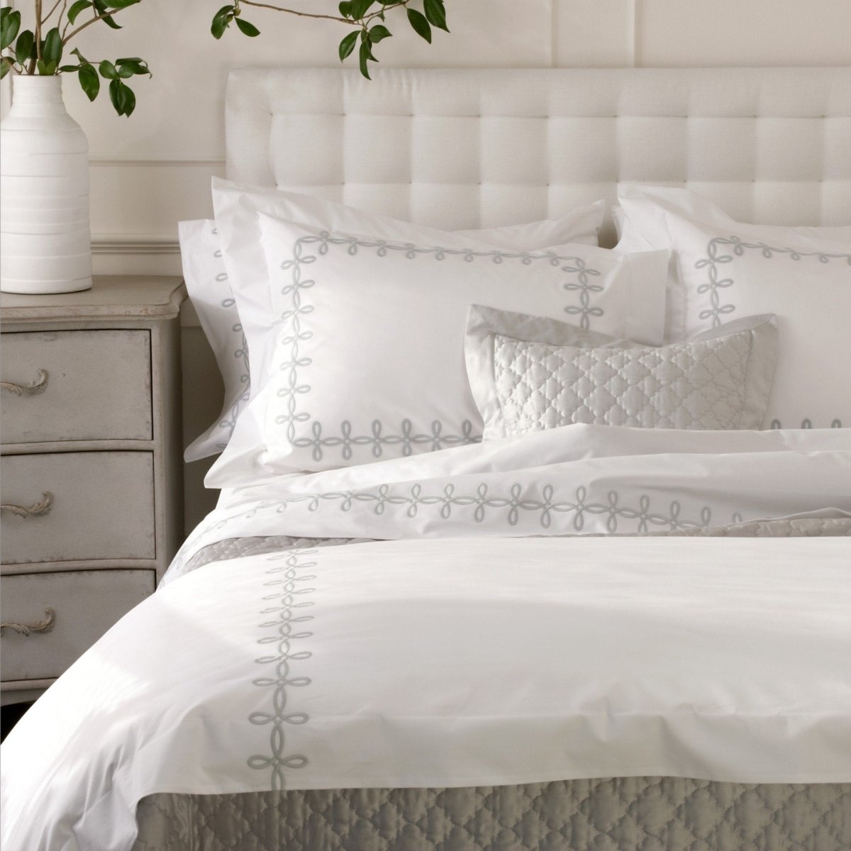 Gordian Knot Silver Bedding by Matouk