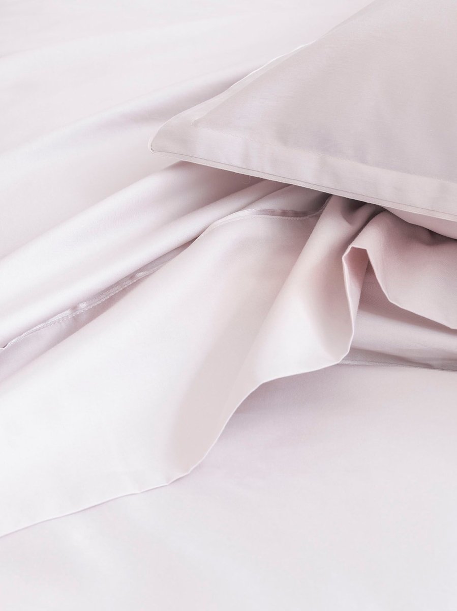 Teo Pink Dew Bedding by Alexandre Turpault