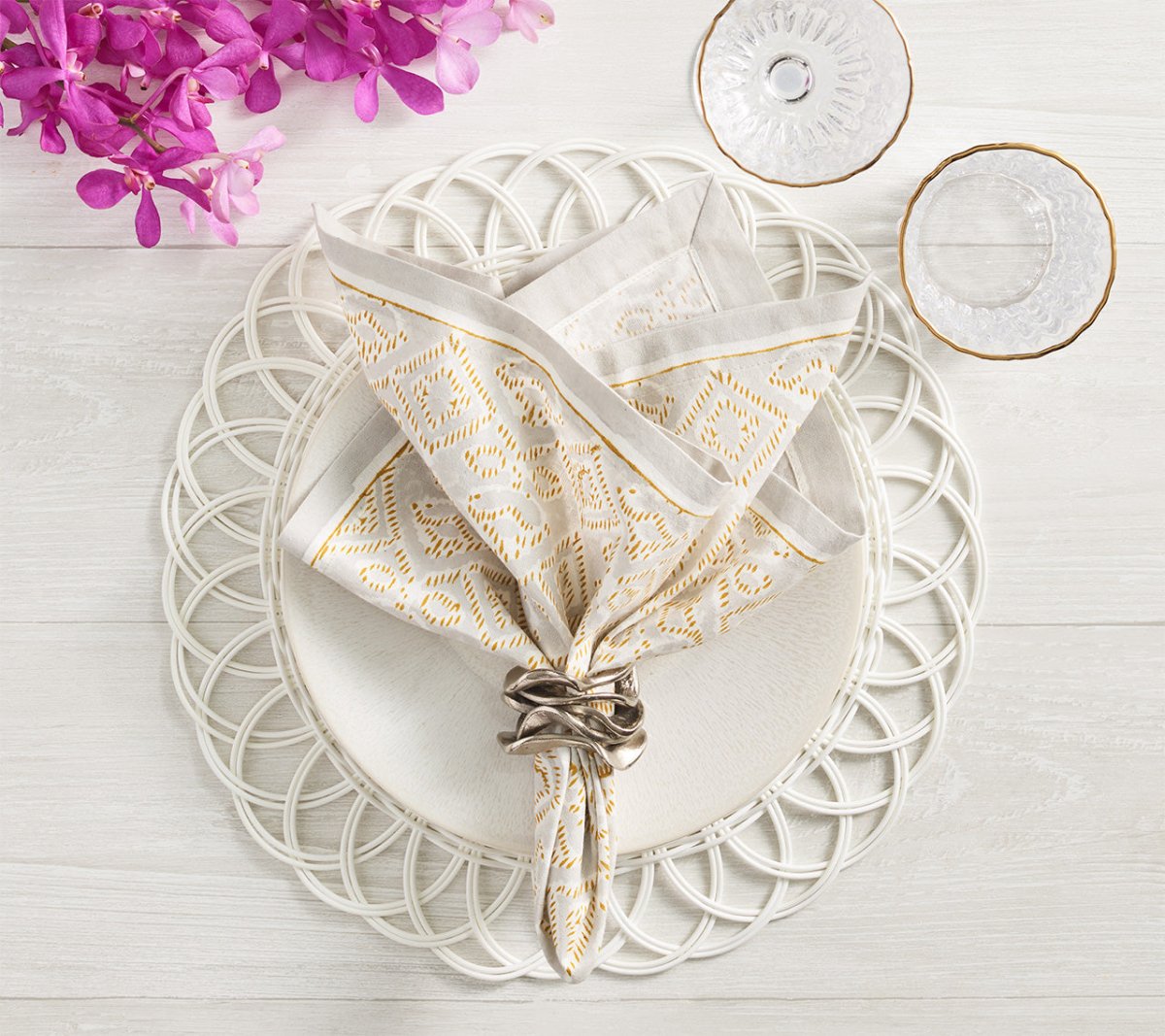 Alfresco Placemats Set of 4 in White by Kim Seybert