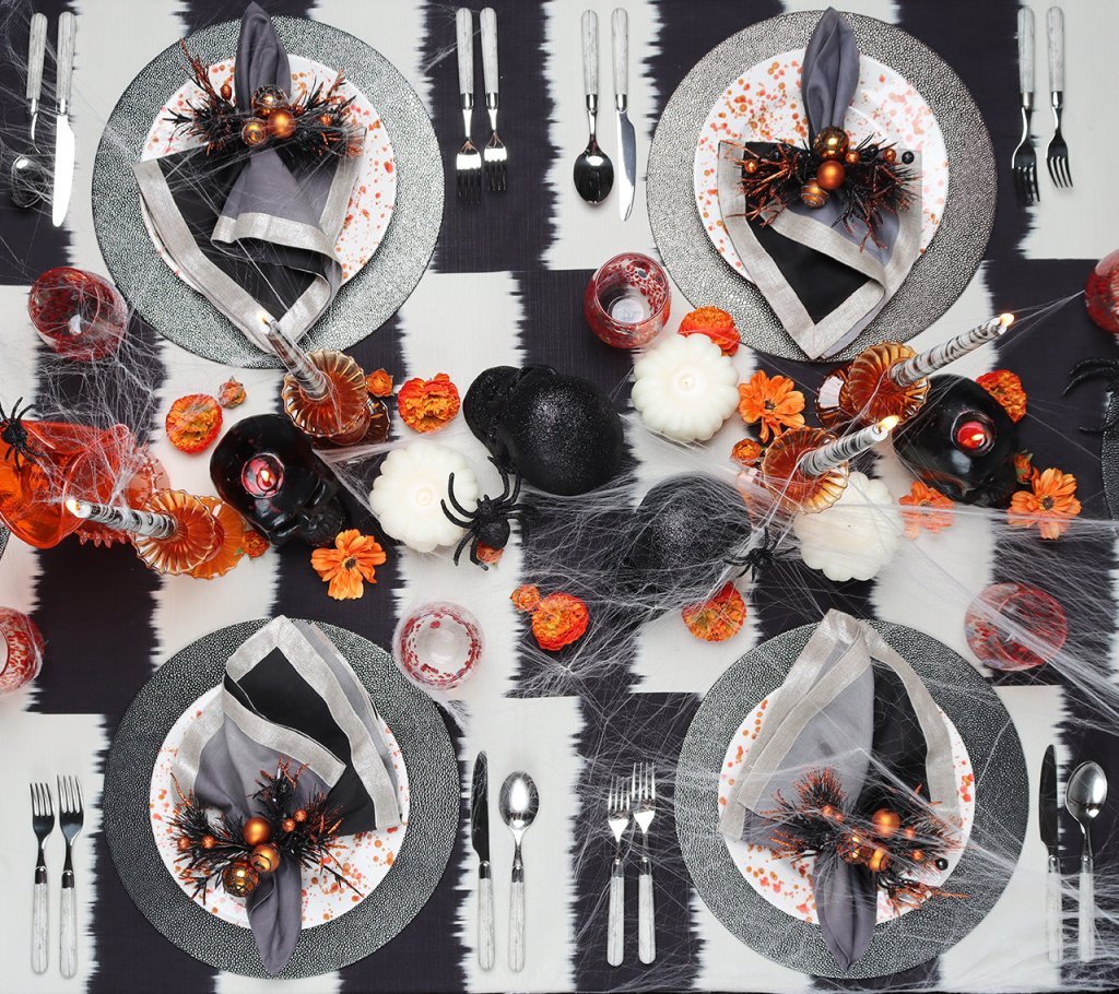 Dip Dye Napkin in Gray & Black Set of 4 by Kim Seybert