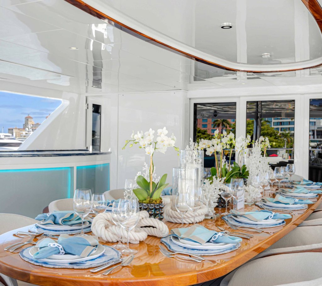 Dip Dye Napkin in Sky & Blue Set of 4 by Kim Seybert