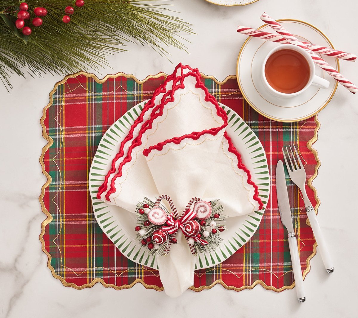 Holiday Threads Placemat in Red, Green & Gold Set of 4 by Kim Seybert