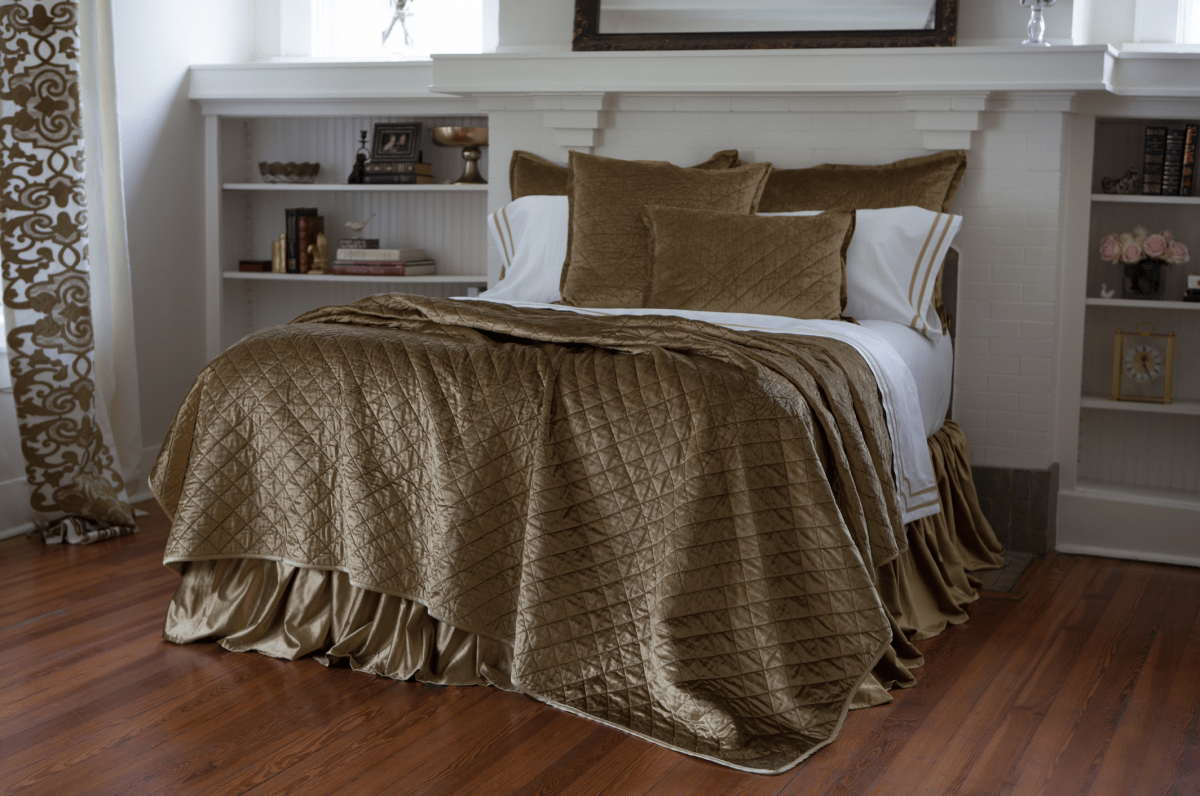 Chloe Straw Velvet by Lili Alessandra