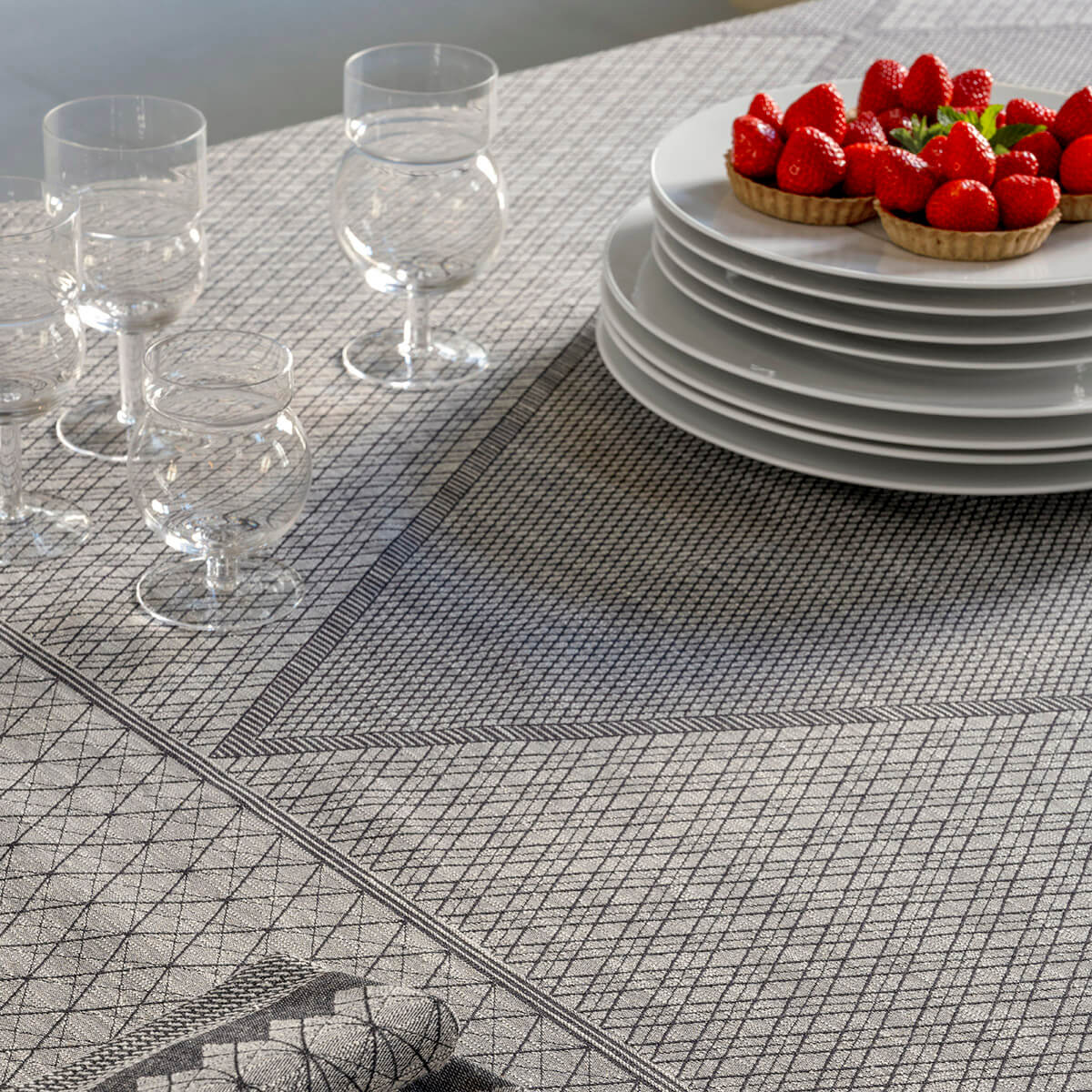 Club Re Table Linens by Le Jacquard Francais