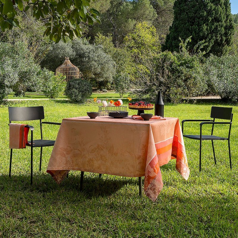 Instant Bucolique Pink Tablecloths by Le Jacquard Français