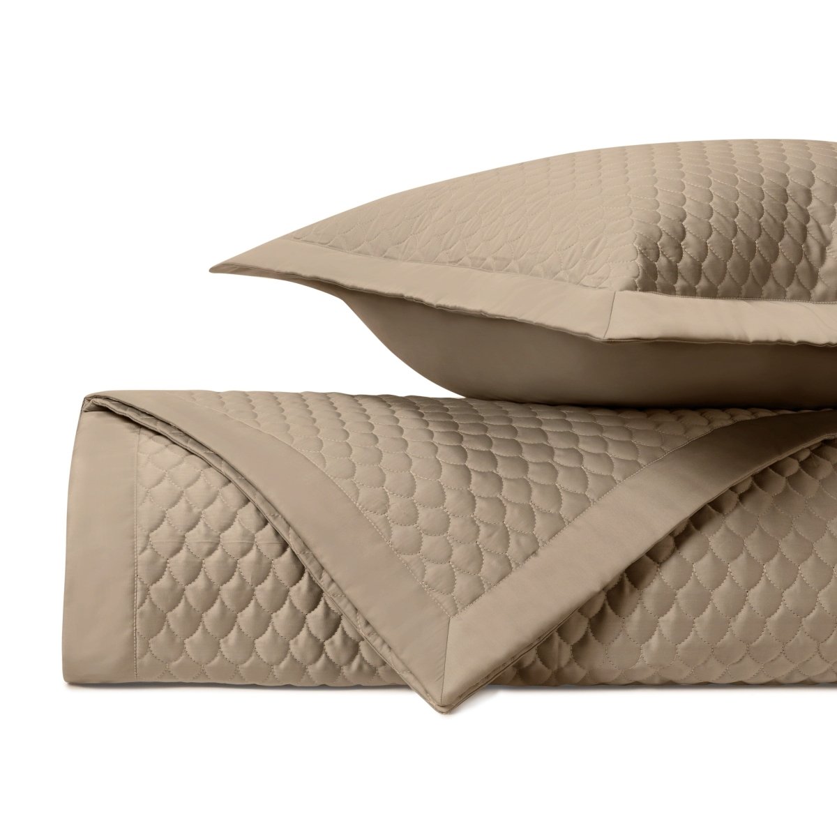 Raindrop Quilted Candlelight by Home Treasures