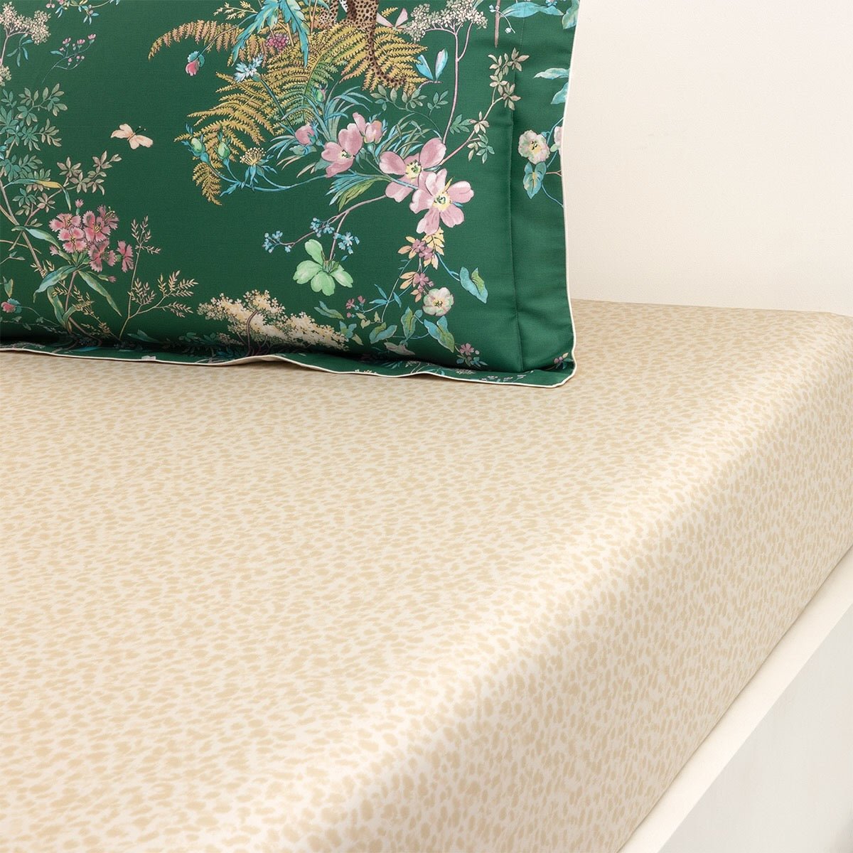 Contes Bedding by Yves Delorme