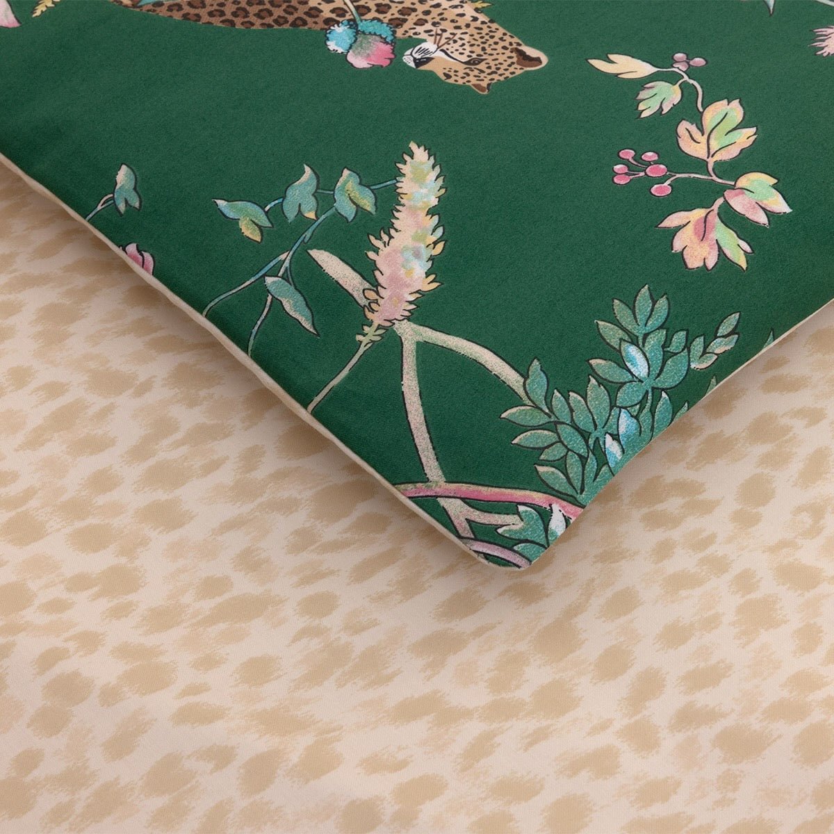 Contes Bedding by Yves Delorme