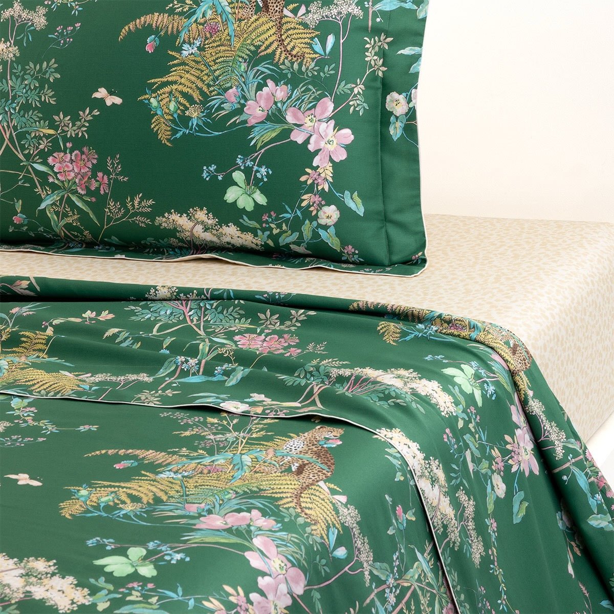 Contes Bedding by Yves Delorme