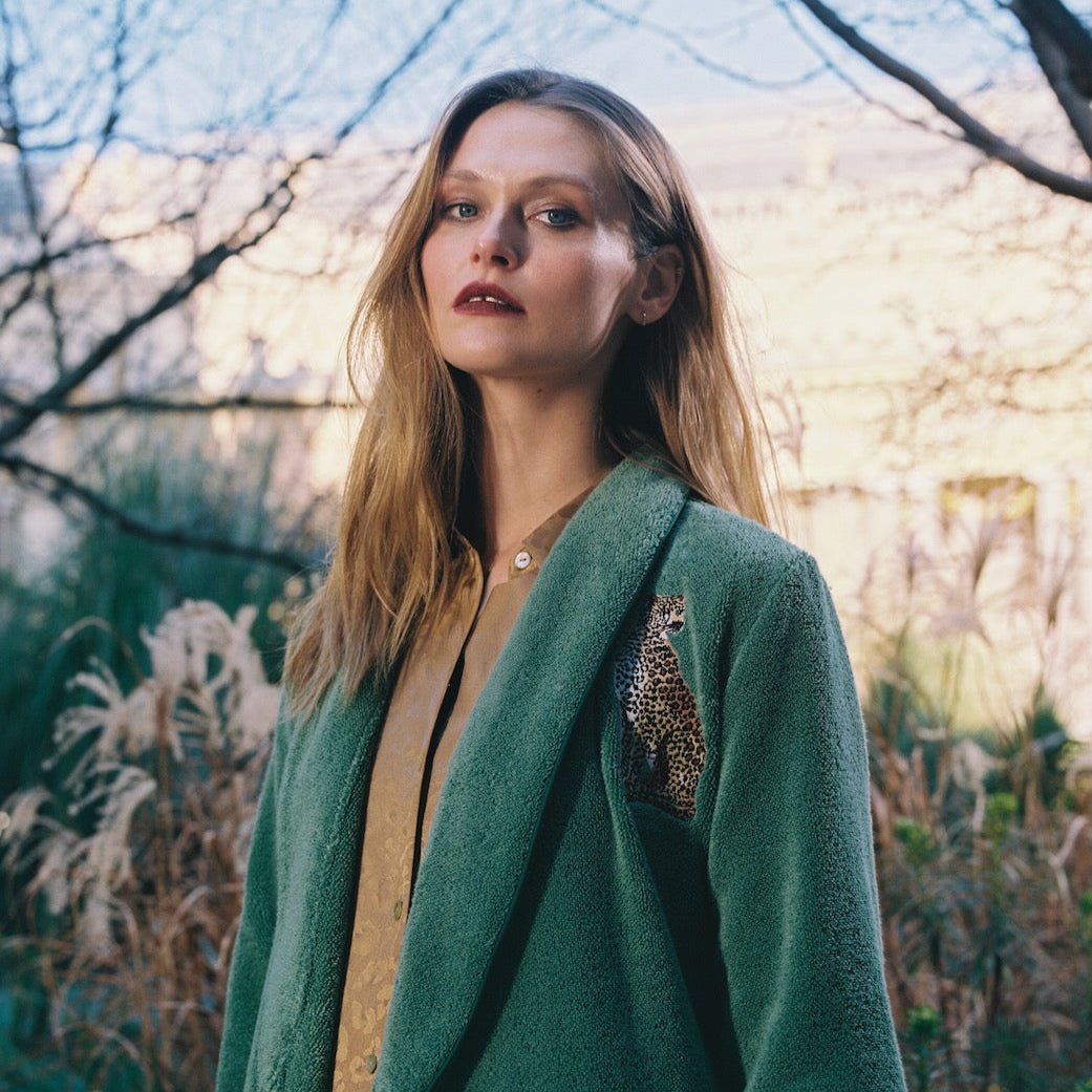 Contes Shawl Collar Bathrobe (Women's) by Yves Delorme