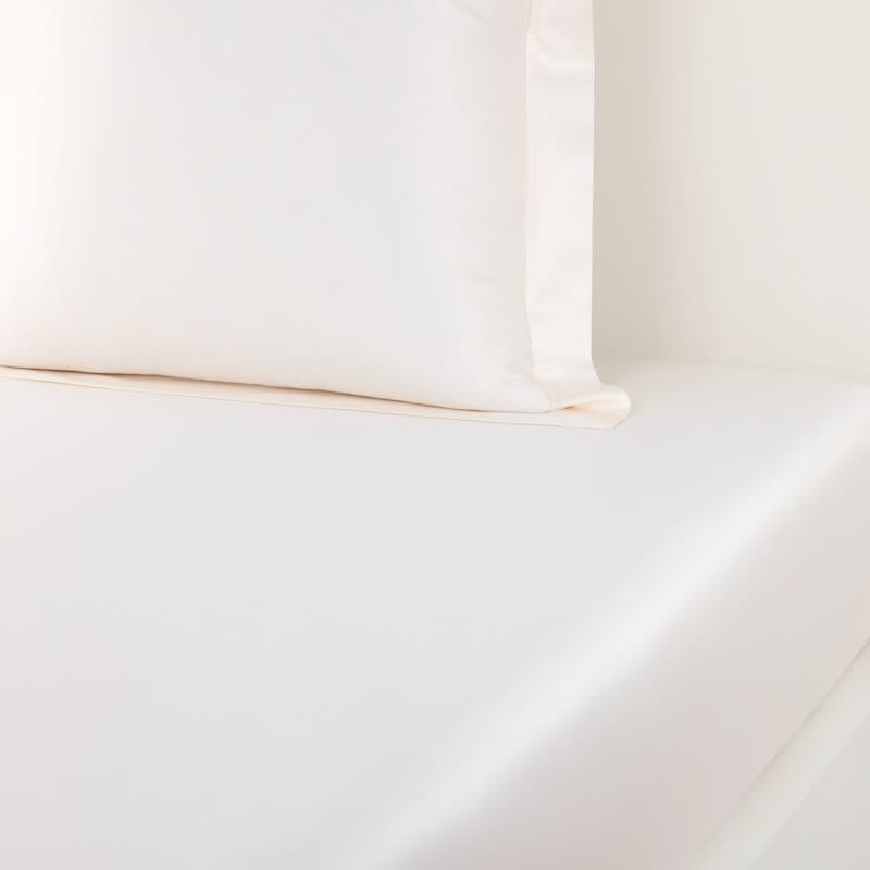 Prodige Crème Bedding by Yves Delorme Couture