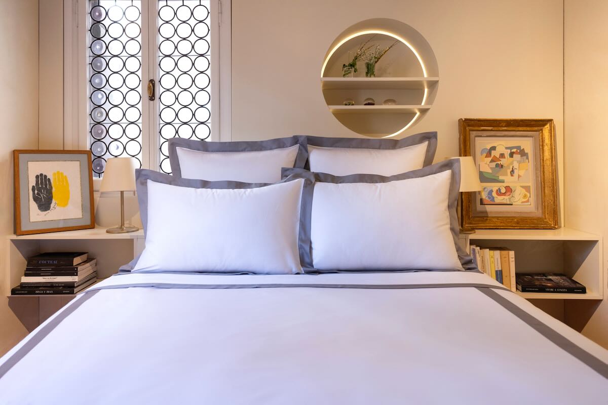 Linea Platine Bedding by Yves Delorme