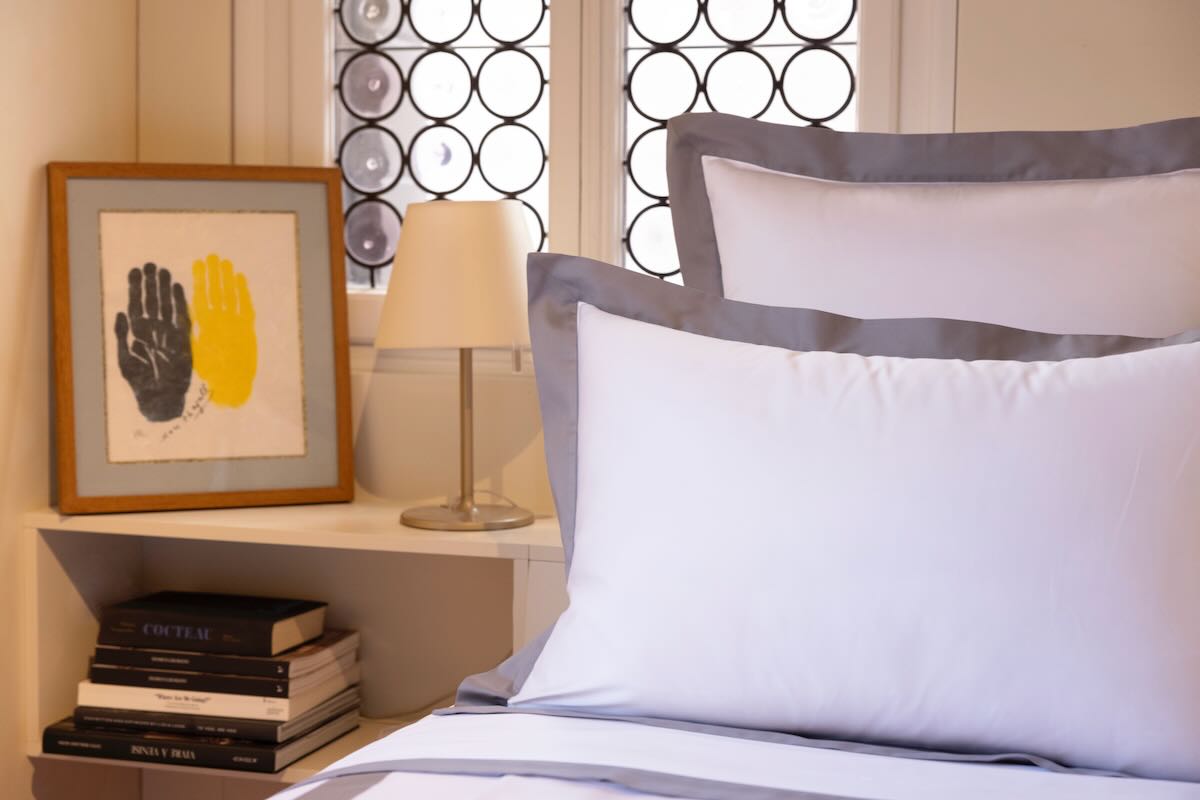 Linea Platine Bedding by Yves Delorme