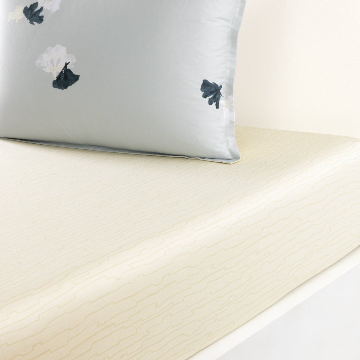 Moon Flowers Bedding by Hugo Boss Home